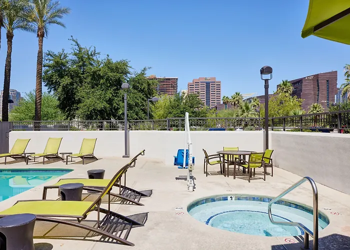 Springhill Downtown 3*